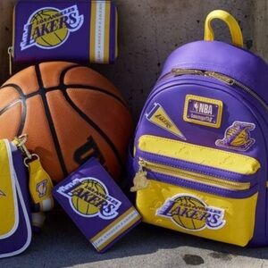 ✌️ LA Lakers Loungefly Backpack